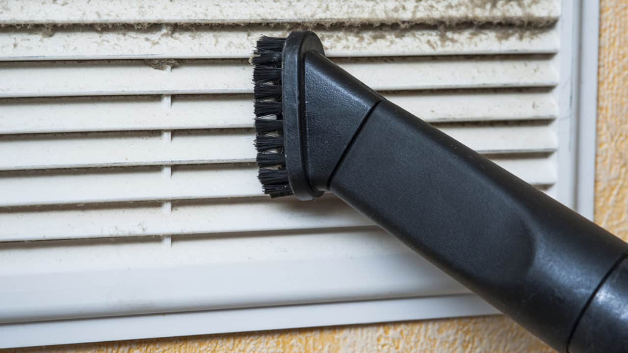 nettoyer les grilles d’aération de sa clim 